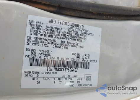 2006 Lincoln Town Car Designer Series из США, поврежденный, VIN 1LNHM83VX6Y606487